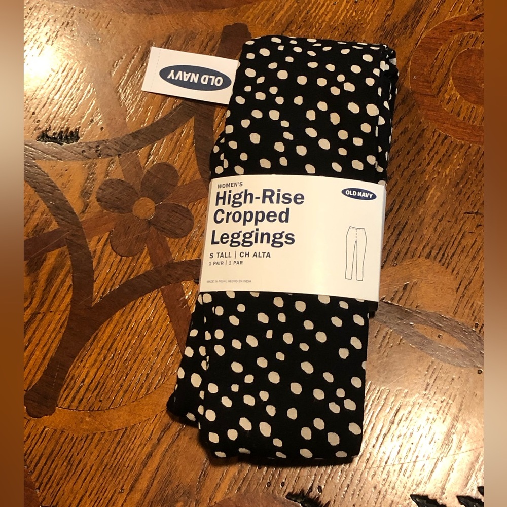 Old Navy High-Rise Cropped Leggings NWT